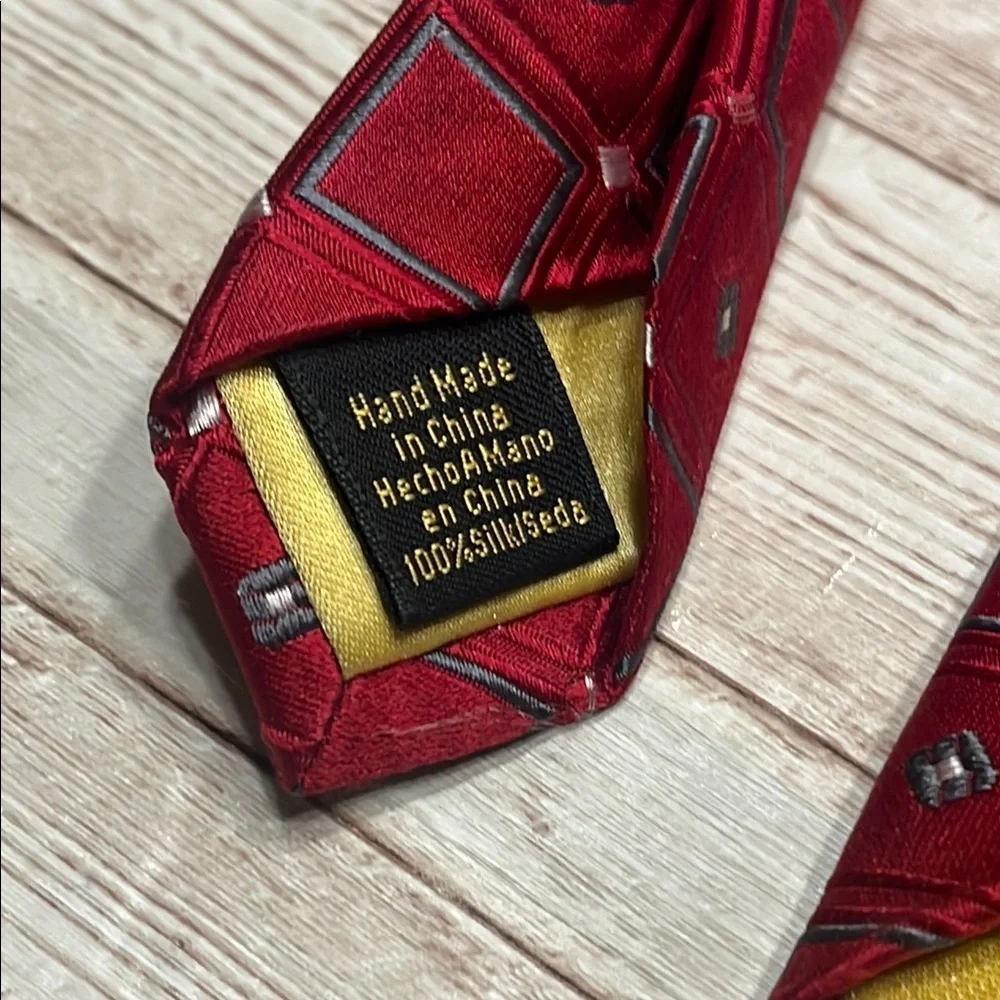 Donald J. Trump Signature Collection Tie Red White Blue Geometric Pattern Tie